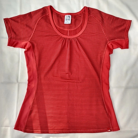 The North Face Womens fitted top Short Sleeve red stripe Vapor Wick M RN#61661 - Picture 1 of 6